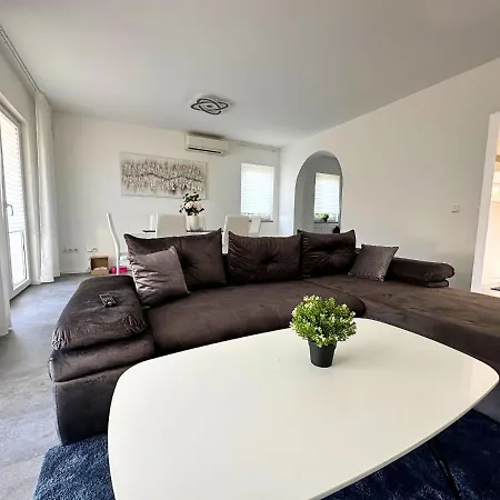 Adriana Apartament Lakmartin