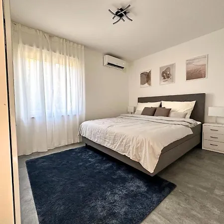 Adriana Apartament *
