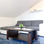 Apartament Adriana Lakmartin