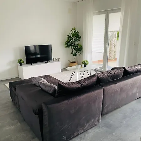 Adriana Apartment Lakmartin